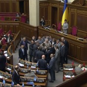Депутаты от Партии регионов продолжили блокаду работы парламента