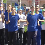 Школьники Симферополя приняли участие в пробеге мира