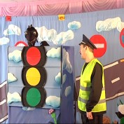 Воспитанникам Строгановского детского дома показали игровой спектакль о правилах дорожного движения