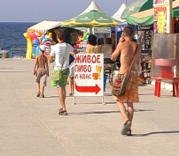 Пляжи Севастополя превратились в рынки