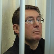 Юрий Луценко останется в СИЗО.