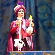 71 й театральный сезон в Крымском академическом театре кукол открыли премьерой спектакля Это что за птица