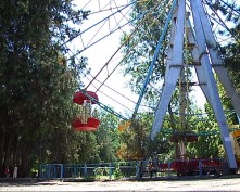 Детский парк в Симферополе остался без аттракционов