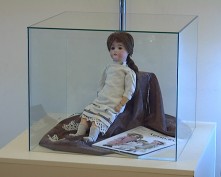 На казковiй виставцi – 100-рiчна лялька (видео)