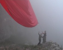Знамя Победы развивается над Ласпи