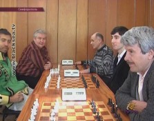 Мемориал Тиграна Петросяна собрал в Симферополе шахматистов со всей Украины