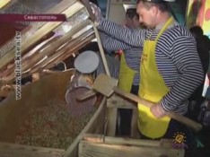 В Севастополе изготовили рекордное количество оливье – 400 кг