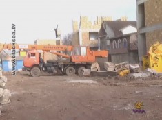 Строительство на пляже лишает людей места отдыха