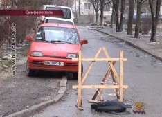 Открытые люки в Крыму — почему проблема не решается?