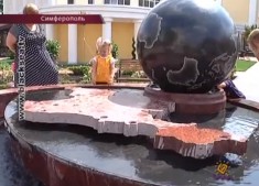 Недавно открытый фонтан в сквере Республики разрушается
