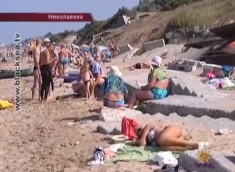 Благоустройство крымских пляжей затянулось.