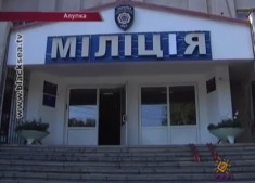В Алупке мужчина не дает соседям спокойно жить
