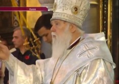 Святийший Патриарх Киевский и всея Руси-Украины Филарет уже много лет не изменяет своей традиции