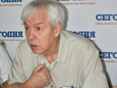 В Симферополе проходит судебный процесс над Юрием Мешковым