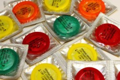 Попали под санкции. В Росии презервативы оказались в списке импортозамещенных товаров. Чем перерь будут пользоватся?