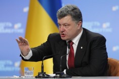 Порошенко утвердил новую порцию санкций за Крым и Донбасс