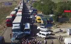 Без права на въезд. Как проходит второй день гражданской блокады Крыма