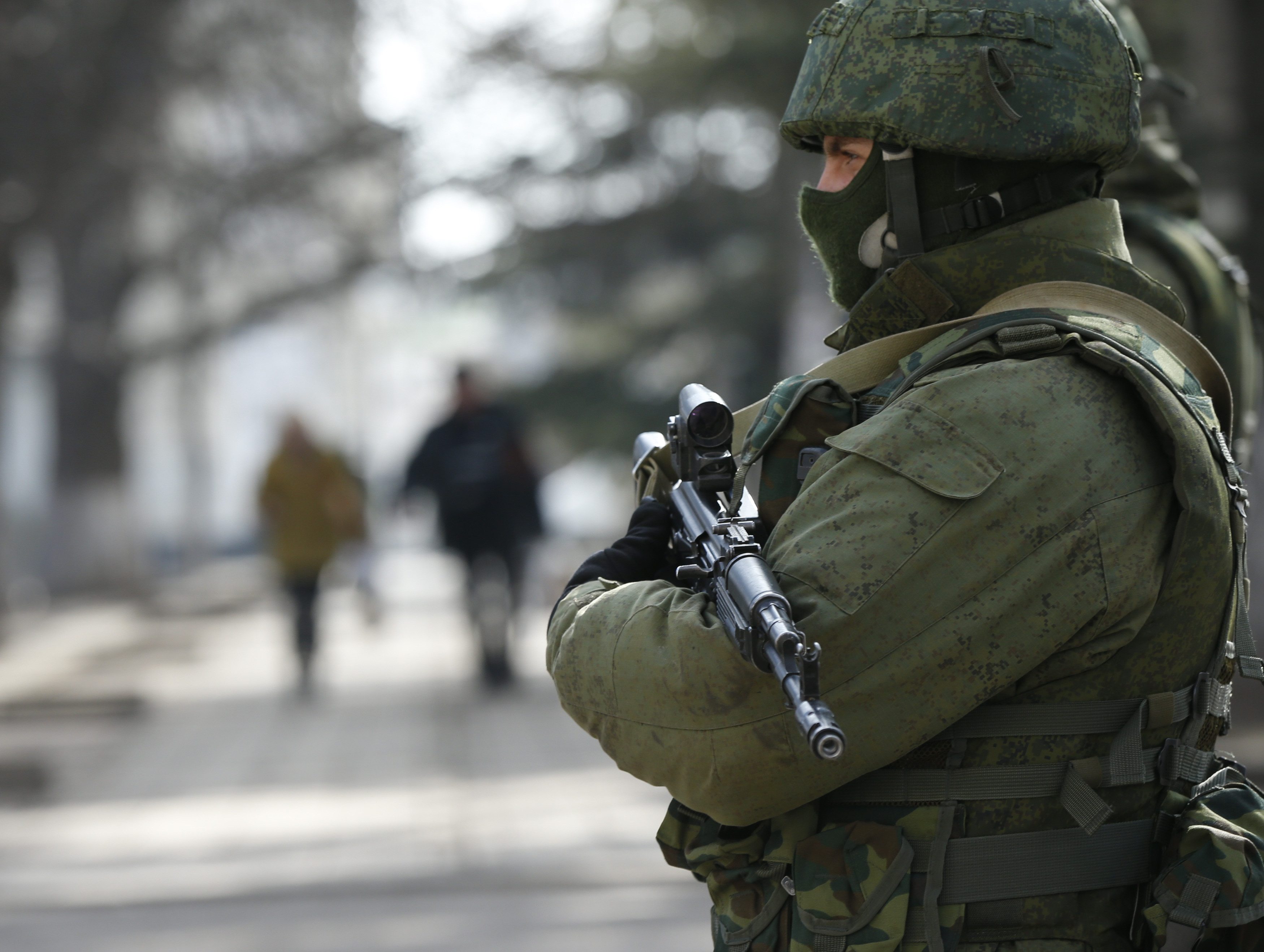 Украина и НАТО осуждают Россию за милитаризацию Крыма