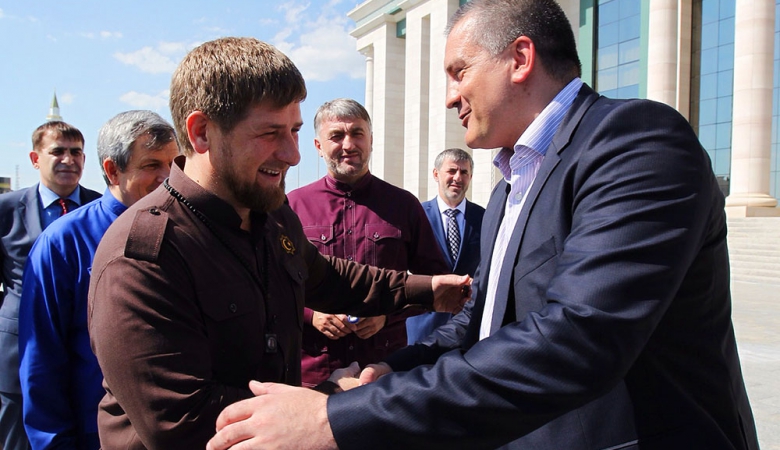 Аксенов попросил Кадырова не уходить