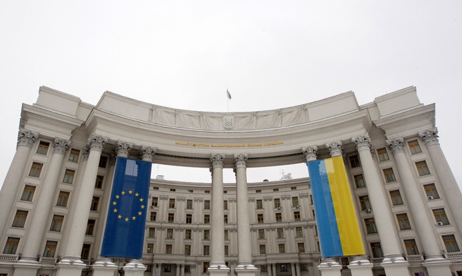 МИД Украины подготовил ноту протеста по факту визита Путина в Крым