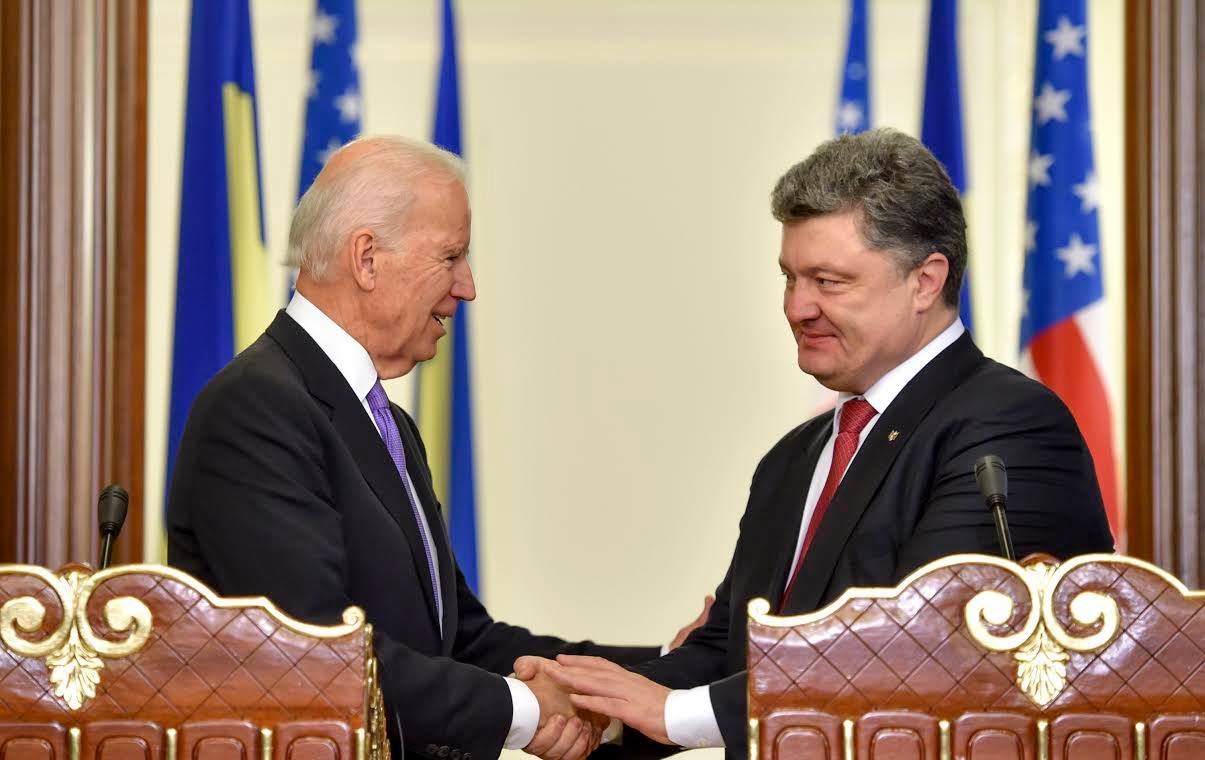 Порошенко и Байден обсудили, как деоккупировать Крым мирным путем