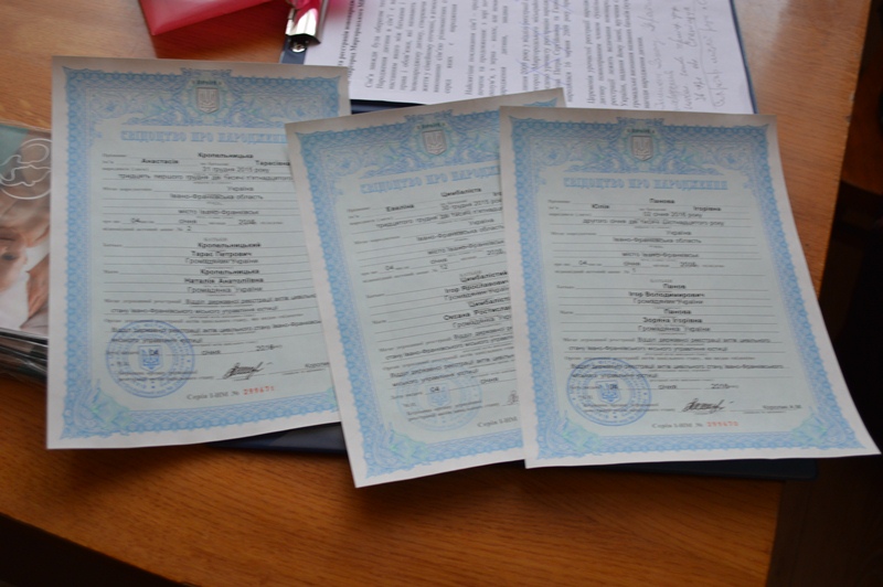 Крымчане стали чаще получать украинские документы