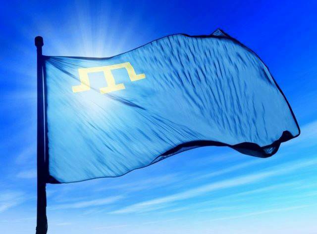 Крымскотатарский флаг подняли над посольством Украины в Литве [ФОТО]