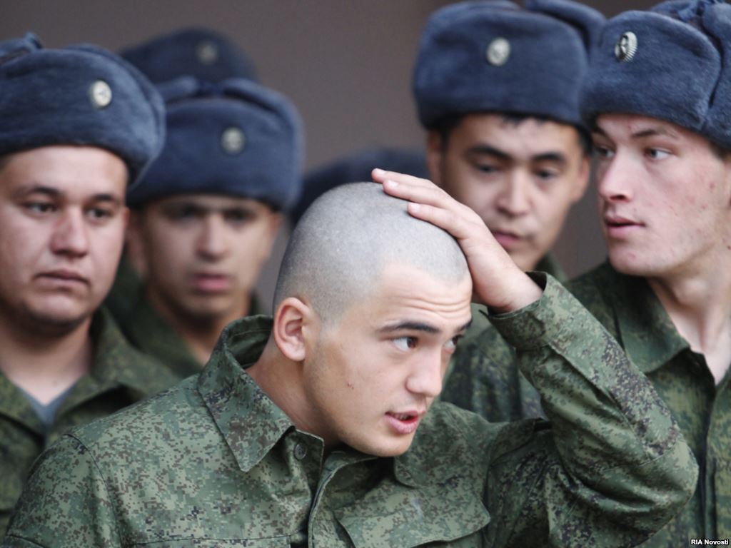 Количество крымских призывников в российскую армию в 2017г. увеличится на треть