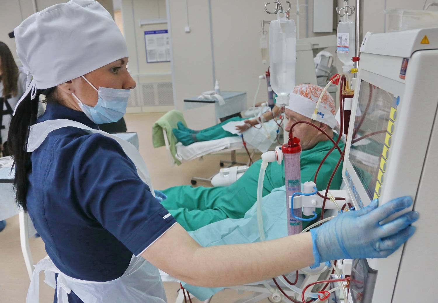 Крымских переселенцев призвали обращаться за лекарствами в херсонские больницы