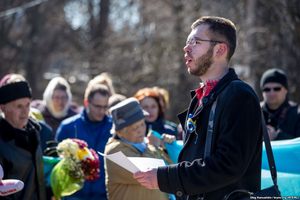 В День украинского казачества в Симферополе возложили цветы к памятнику Хмельницкому