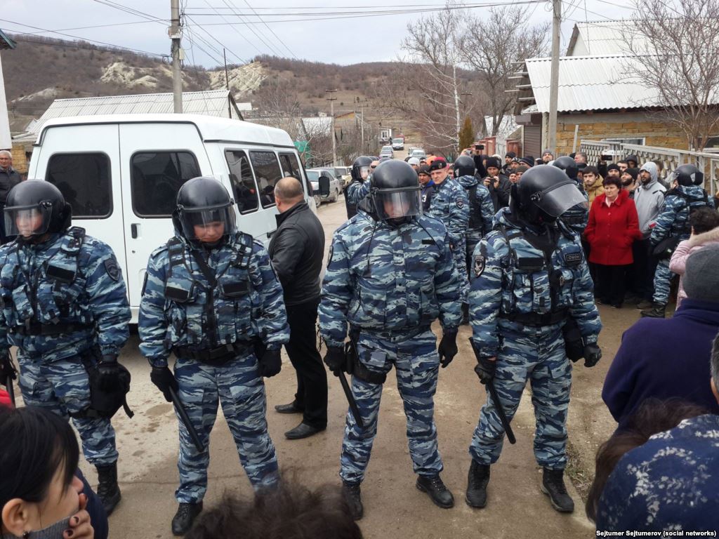 Крымчане боятся рассказывать о «визитах» силовиков – правозащитник