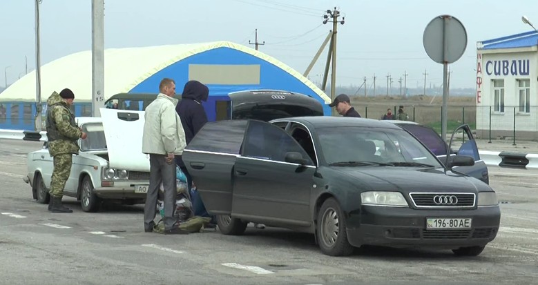 Бойкот российским номерам: как крымчане спасали свои автомобили [СЮЖЕТ]