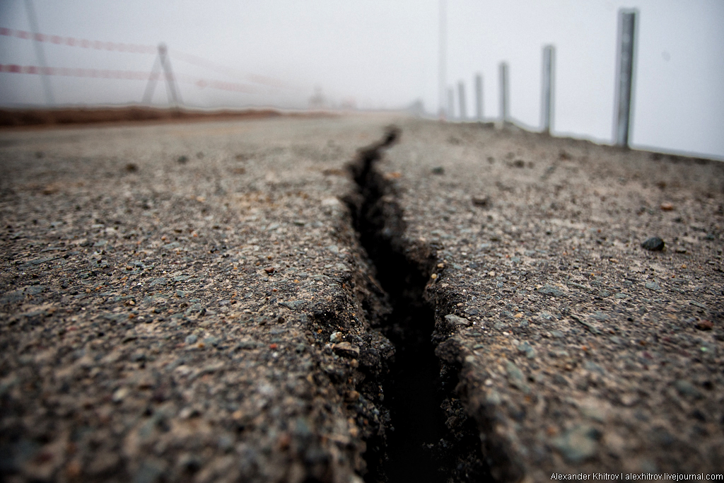 В Крыму разрушилась недавно отремонтированная дорога [СЮЖЕТ]