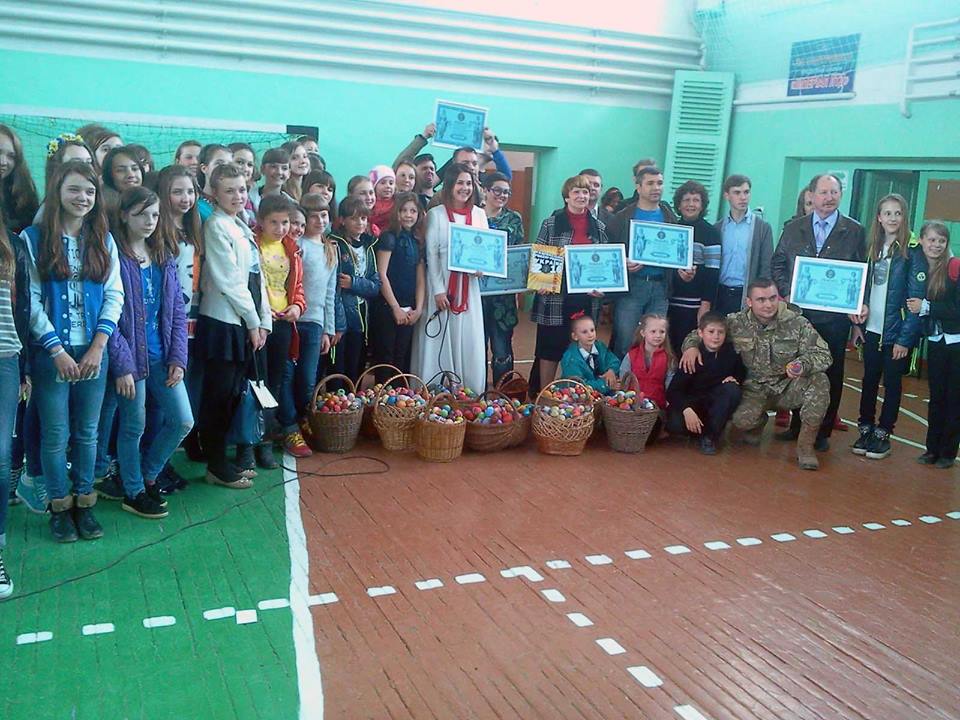 Украинские военные помогли установить рекорд по росписи пасхальных яиц [ФОТО]