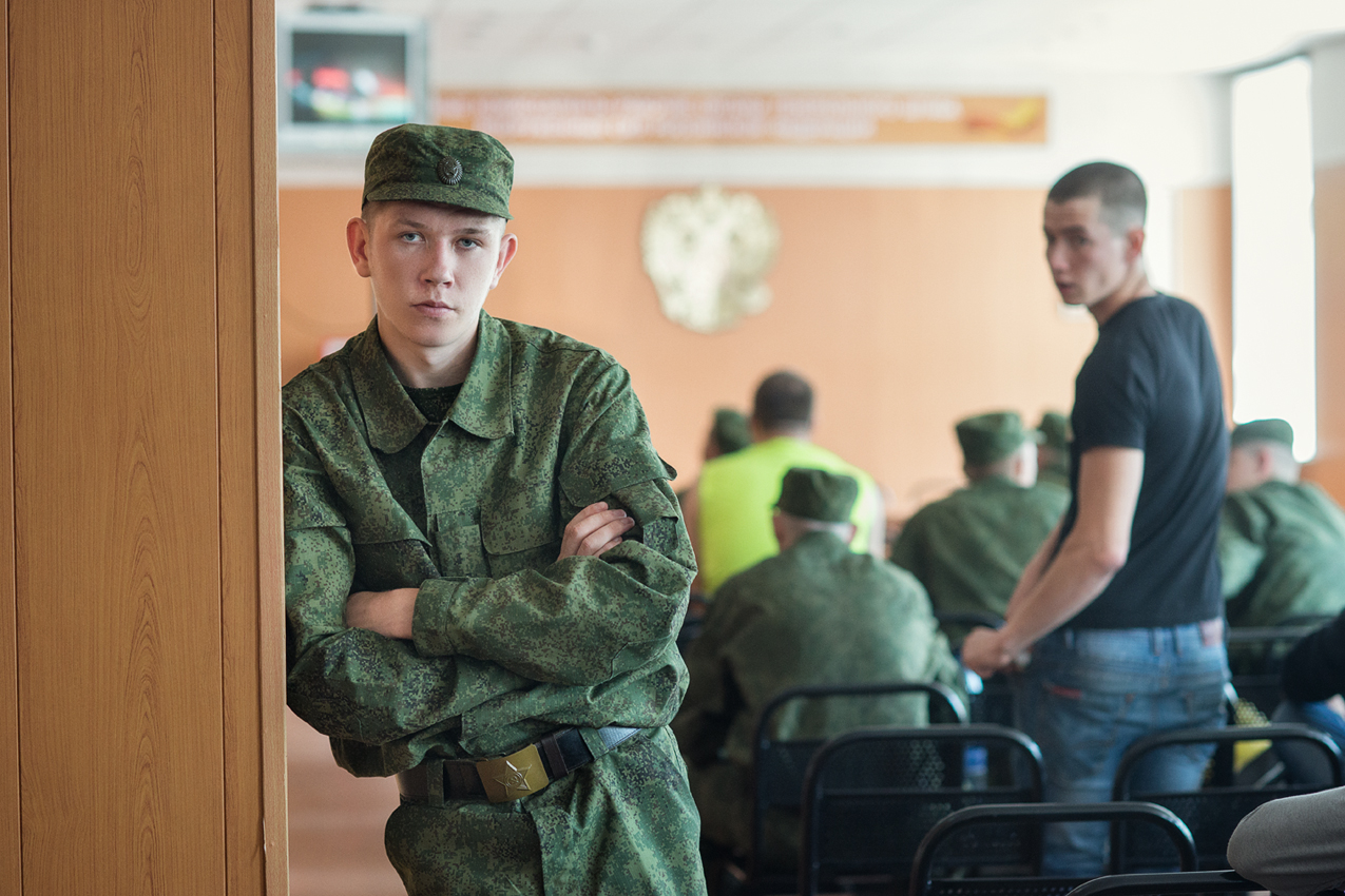 В Крыму грозятся ловить призывников, выезжающих на материк