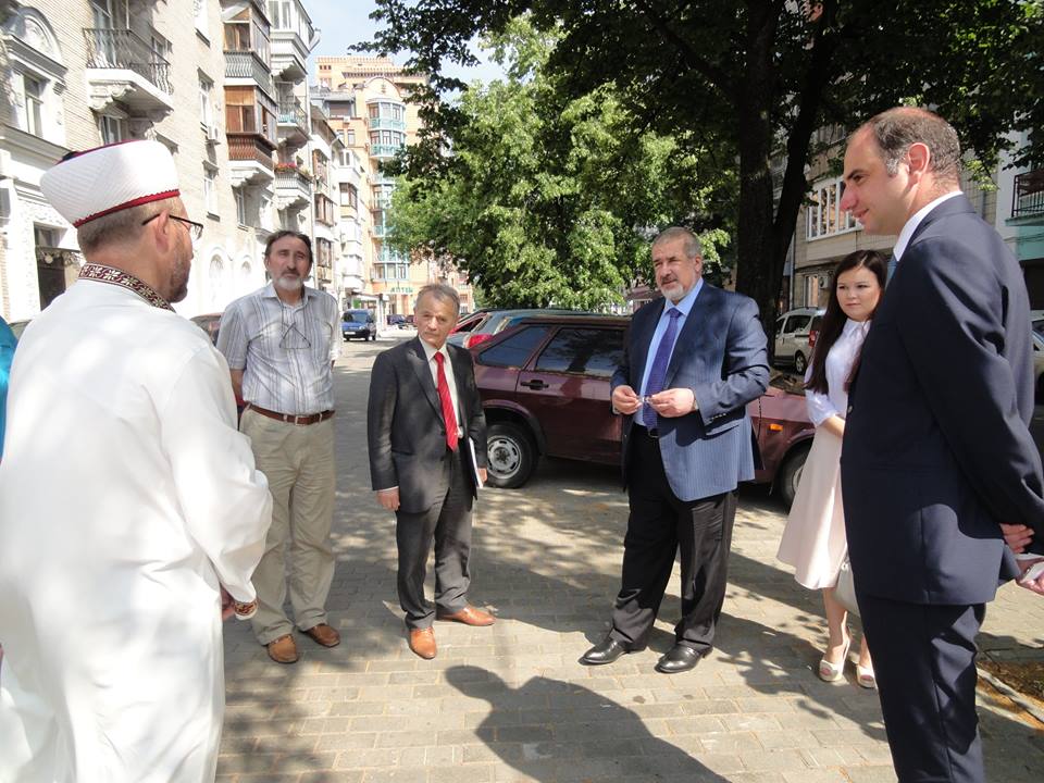 Мусульманские и крымскотатарские лидеры Украины посетили посольство Турции