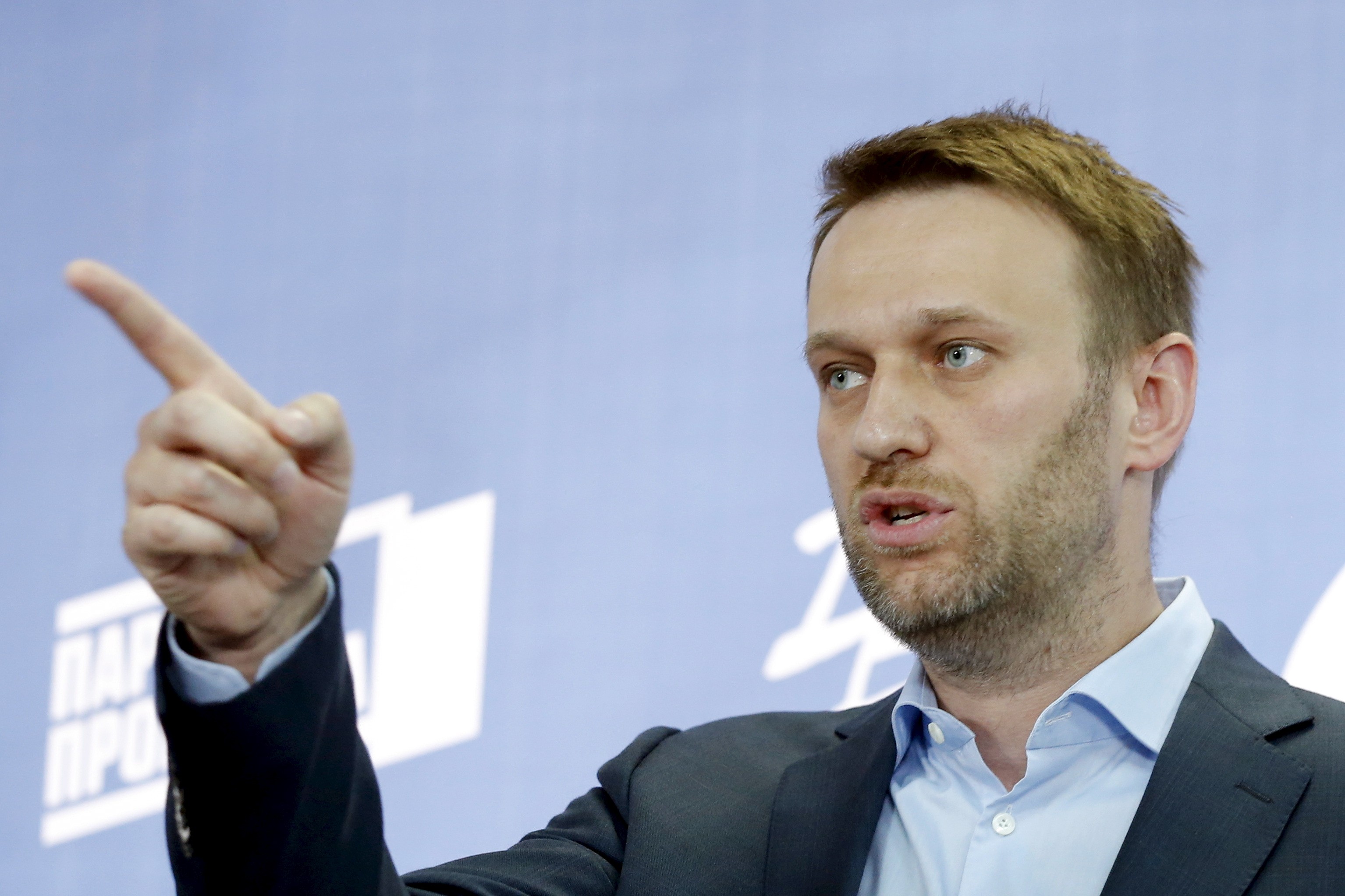 Навальный жестко высмеял Аксенова