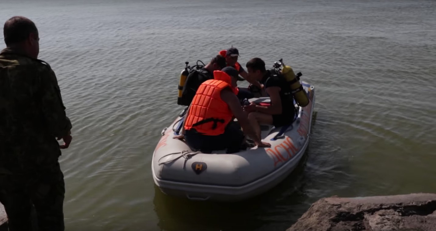 Спасатели разрешили купаться в Мариуполе
