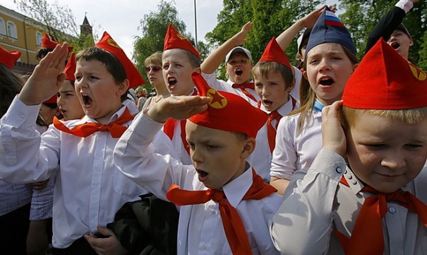 В Севастополе детей «вербуют» в российское движение школьников