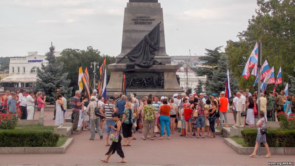 В Севастополе отметили годовщину «победы над украинской памятной доской»
