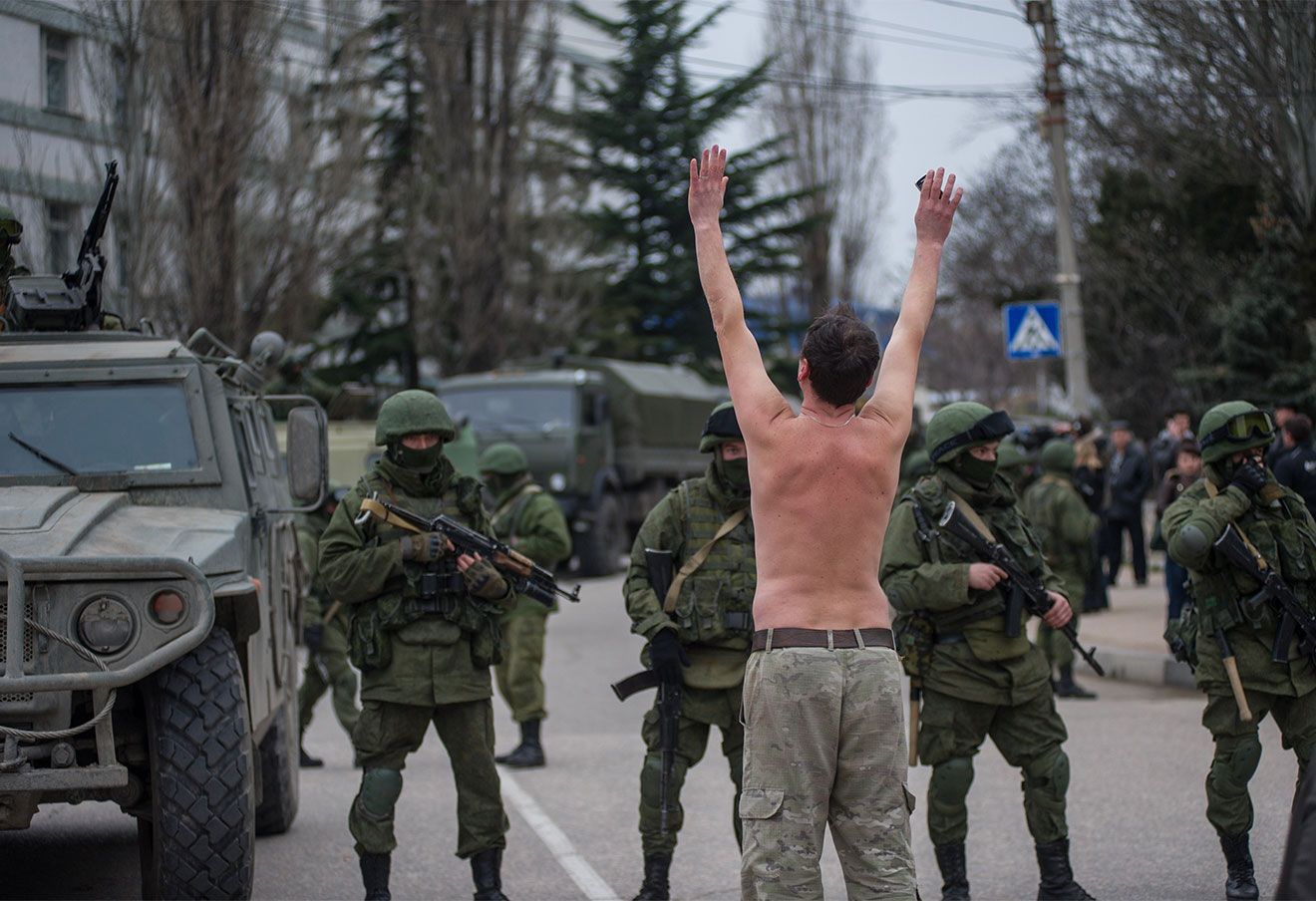 В Крыму оккупанты ставят блокпосты и говорят о «прорыве границы»