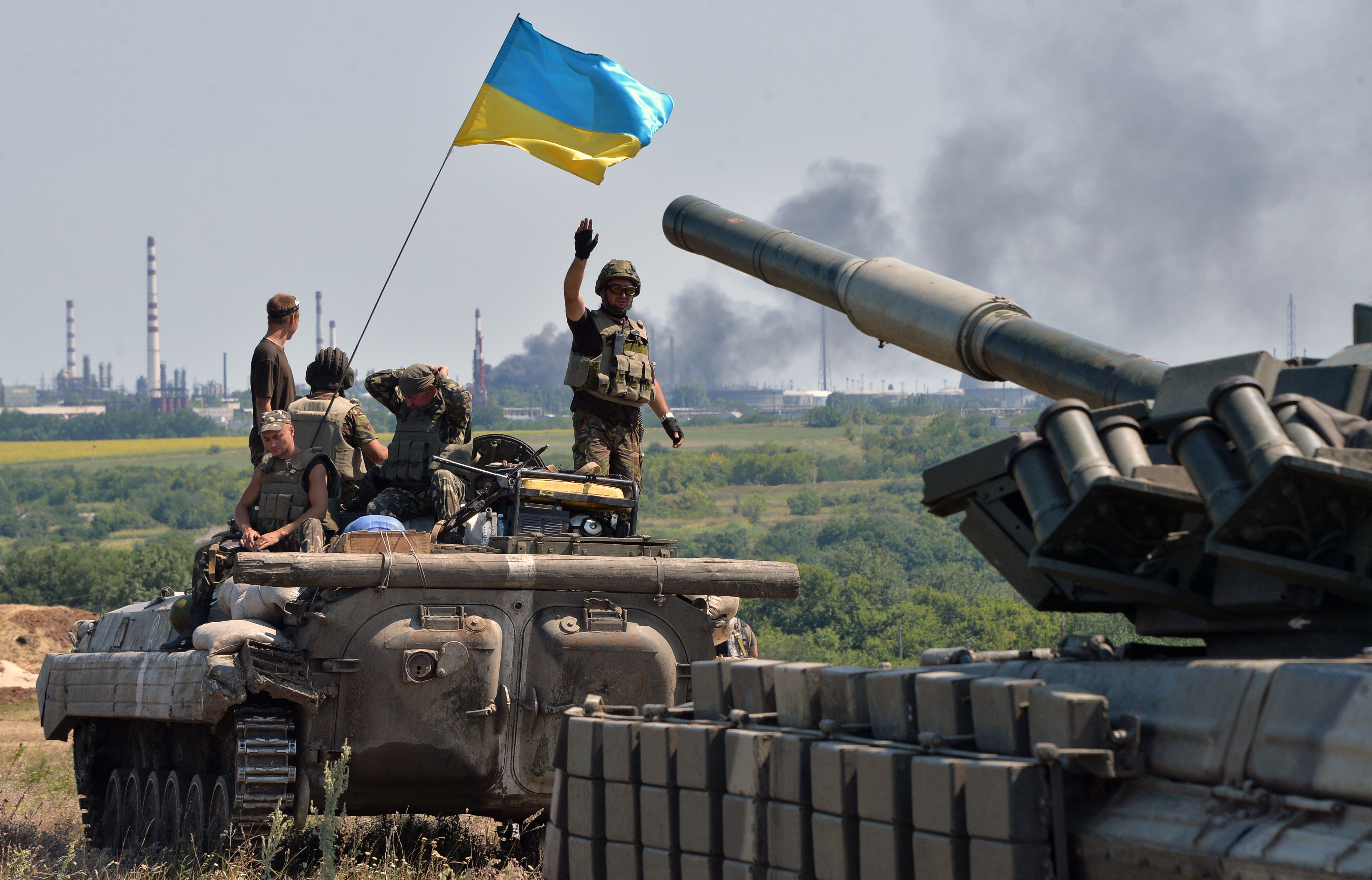Порошенко ввел в усиленную боеготовность подразделения вблизи Крыма