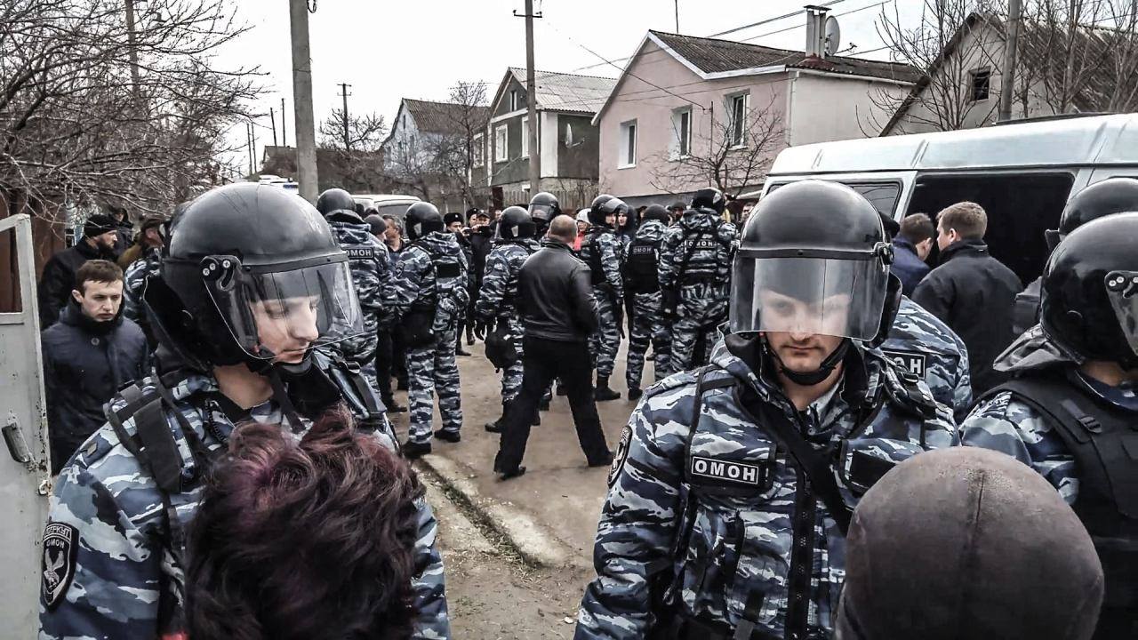 Российские силовики ворвались в дом симферопольской журналистки – Буджурова