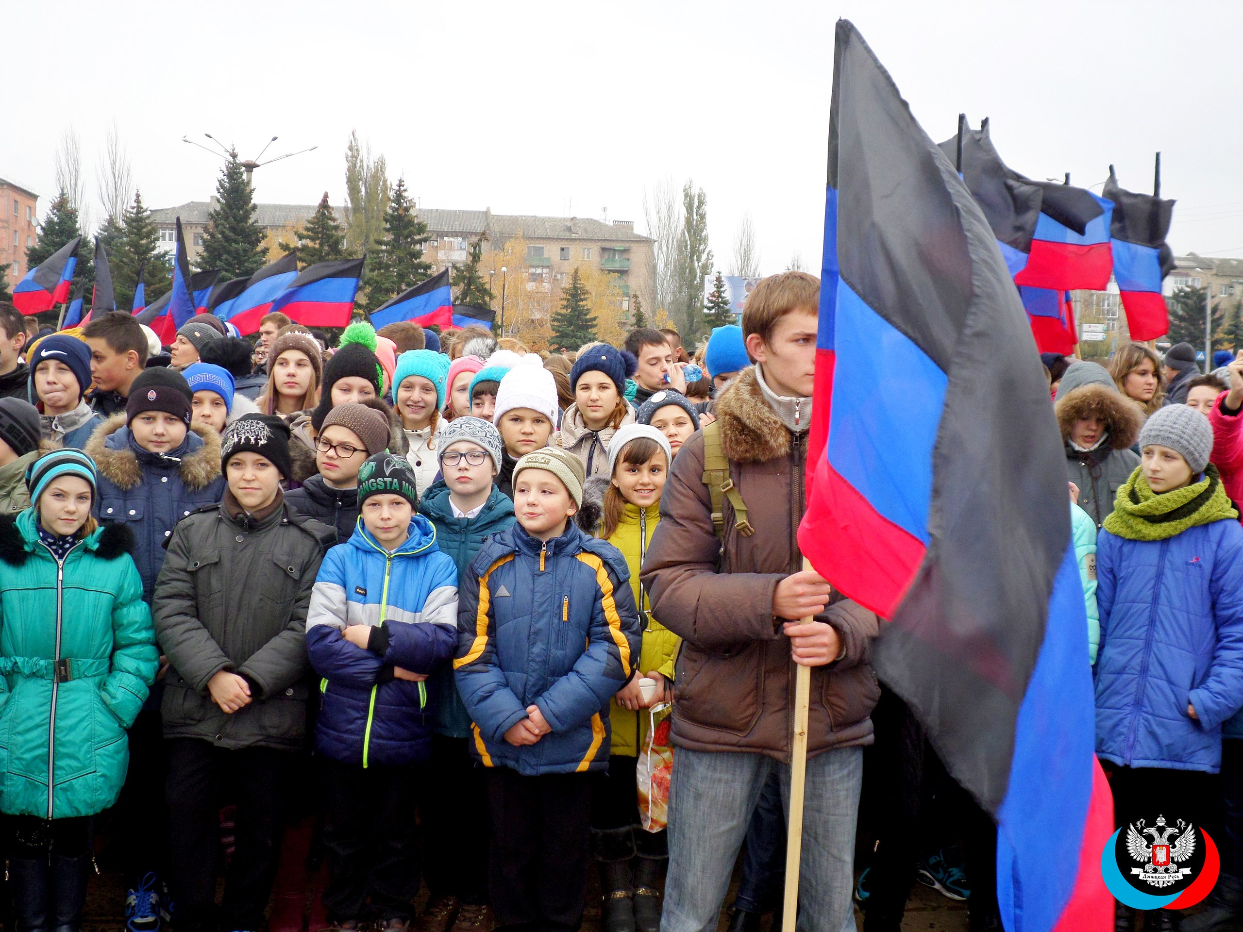 На Донбассе празднуют 7 Ноября