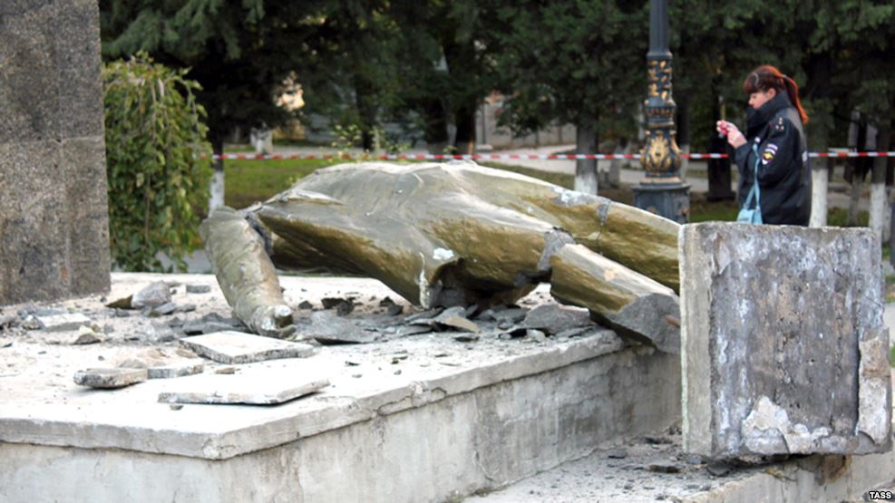 Разрушителей памятника Ленину в Судаке задержала российская полиция