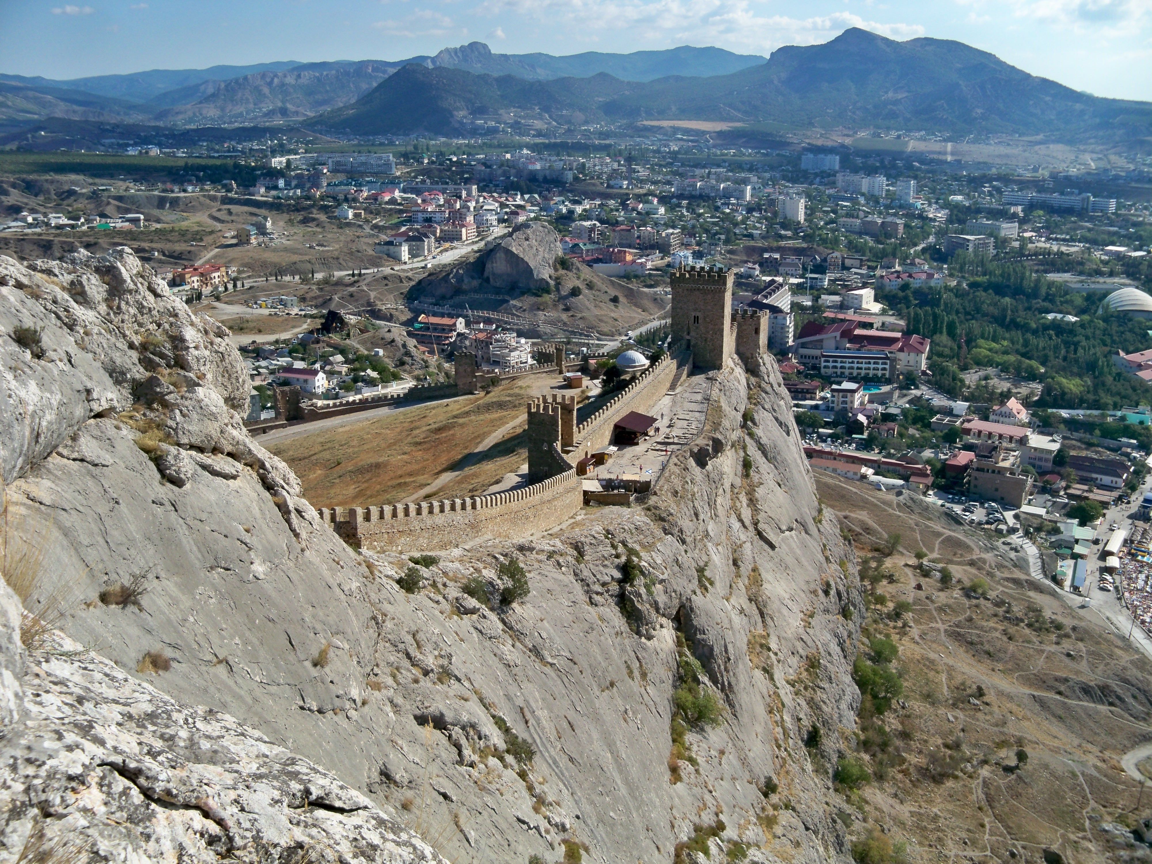 В Крыму реставрируют Судакскую крепость