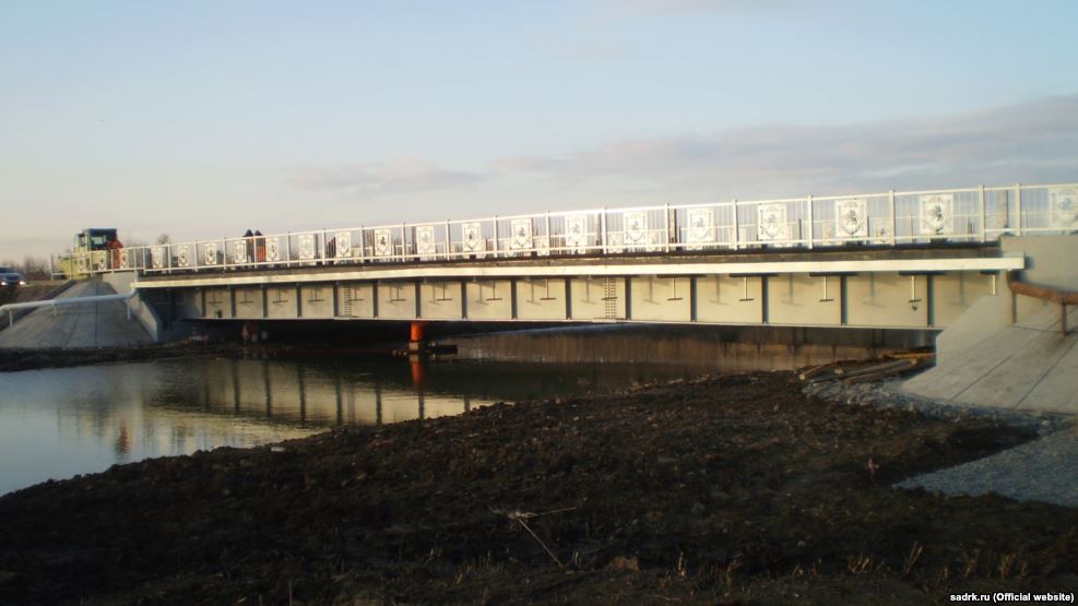 В Джанкойском районе сообщают о введении в эксплуатацию моста