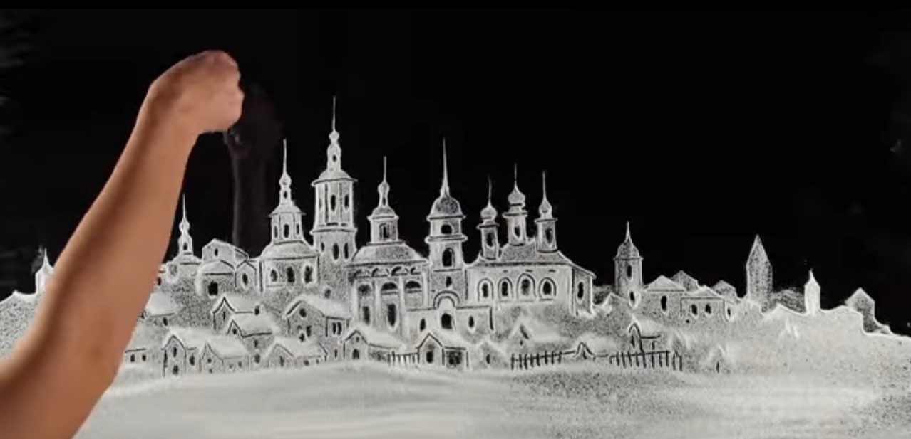 Песочная художница Ксения Симонова перешла с песка на снег