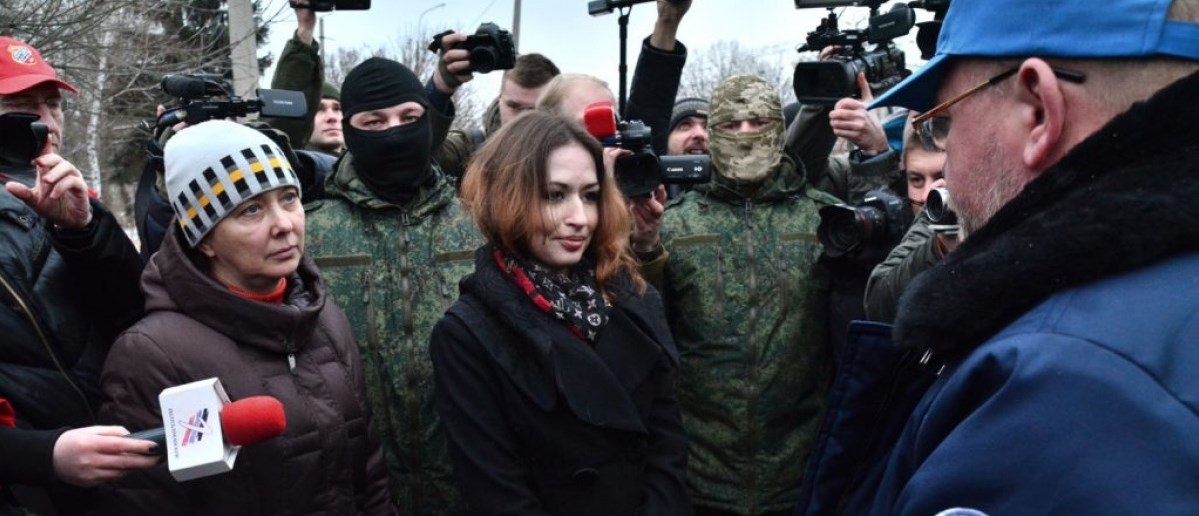 Боевики передали украинской стороне двух пленных женщин