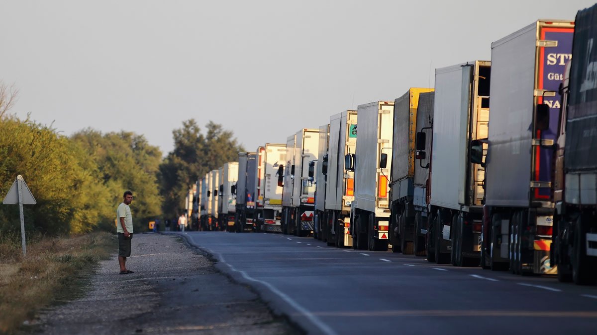 В Симферополь могут ограничить въезда грузовиков